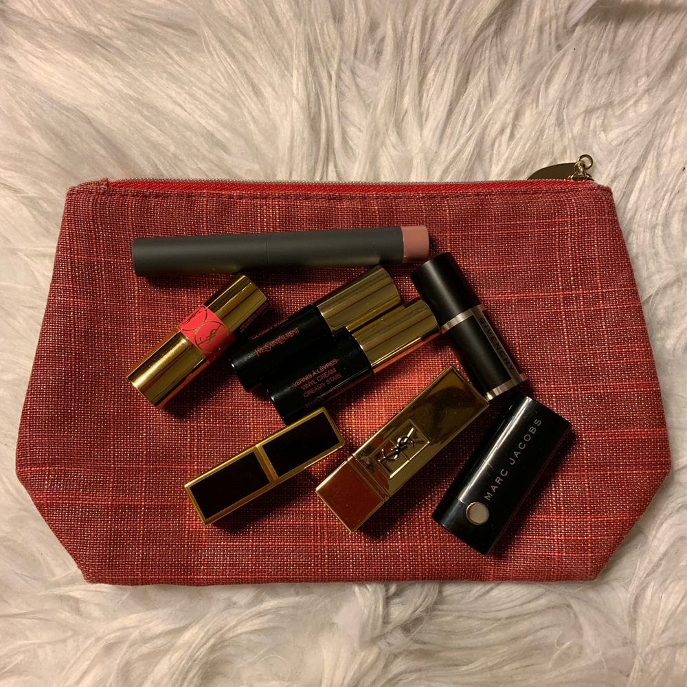 8 BRAND NEW trial size lipsticks